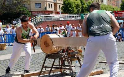 Legarrea, zilarrezkoa, eta Campos eta Lizarraga, brontzezkoak