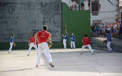 Laxoa txapelketako finalerdi handietako itzuliko partidak gaur eta bihar jokatuko dituzte