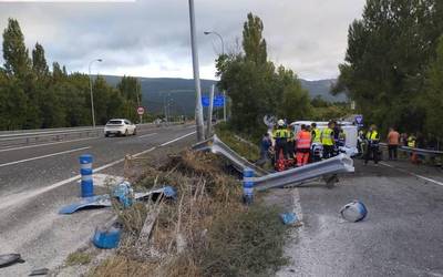 Hiru zauritu autobian izandako istripuan