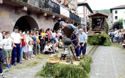 Baztandarrek euren ahaidetasun eguna ospatuko dute igandean Elizondon