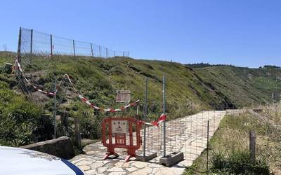 Barinatxe hondartzako arrapalak itxita jarraituko du, segurtasun arrazoiak direla eta