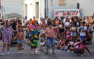 Yogurinha Borovaren emanaldiko protagonista izan dira aretxabaletarrak ere