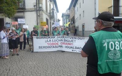 Pentsiodunen manifestazioa nagusien nazioarteko egunean