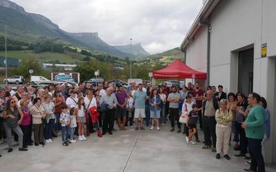 Belardi haragi eraldaketarako zentroaren inaugurazioa jendez eta omenaldiz gainezka egon da