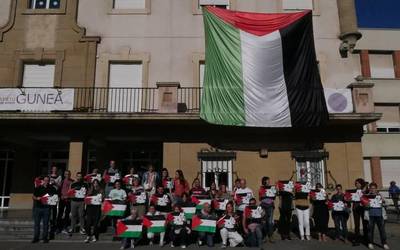 Laudio Institutua eta ikastola Palestinaren alde mobilizatu dira