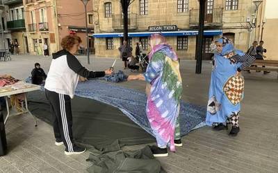 Eman dizkiote lehen puntadak haima saharar berriari