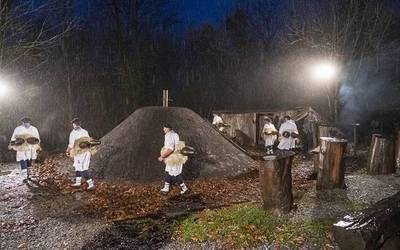 Olatz Salvador musikariak piztuko du Irrisarriko txondorra larunbatean