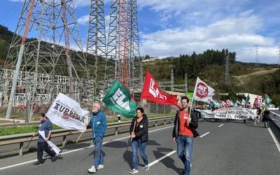 Manifestazioa egin dute Arrasaten Avanza Gipuzkoako langileek