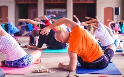 Kore-stretcha eta yoga lantzeko ate irekiak, Zubikoan