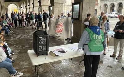 Debagoienetik autobusa antolatu dute Gasteizko pentsiodunen manifestaziora joateko