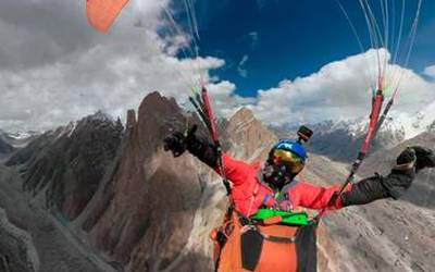 Parapente eta kayak abenturak dakartza aste honetan Mendi Hamabostaldiak