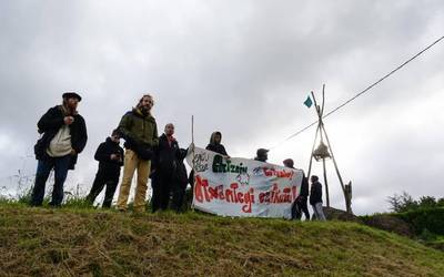 Otxantegi Herri Lurreko kideek jasandako isunei aurre egiteko bertso-afaria egingo dute Bilbon