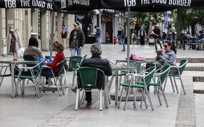 Zubi betean greba iragarri dute ostalaritzako sindikatuek