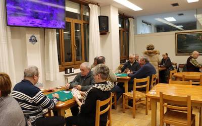 Karta txapelketa, zozketa, txistorra… denetik Itxaropenan
