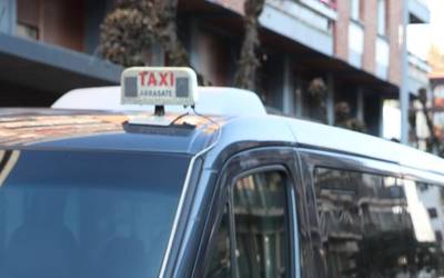 Taxi zerbitzua egongo da landa-auzoetako bizilagunentzat asteburuan