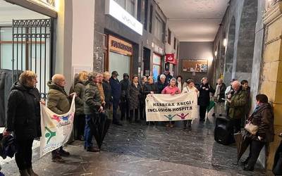 Gizartearen gehiegizko kontsumismoa eta munduko gosetea salatu dituzte Isilune Zirkuluan