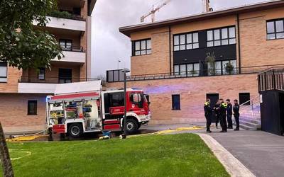 Sua piztu da Donostia kaleko garaje batean