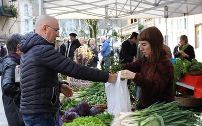 Santamas egunak jende ugari erakarri du beste urte batez