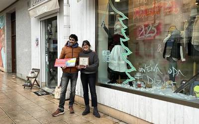Kilima dendak irabazi du Aretxabaletako erakusleiho lehiaketa