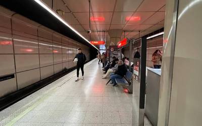 Metro Bilbaok zerbitzu berezia eskainiko du Gabon gauean eta Eguberri egunean