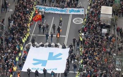 Autobusa antolatu dute zapatuan Sarek Bilbon egingo duen manifestaziora joateko