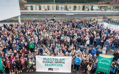 Bailarako ikastolek elkarretaratzeak egingo dituzte Zarauzko ikastolaren alde