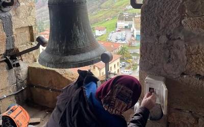 Kanpandorreko ordulariak ordu osoak jotzen ditu atzera ere