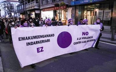 Gizon bat atxilotu dute Gasteizen, bikote ohia eta bere semea erasotzeagatik