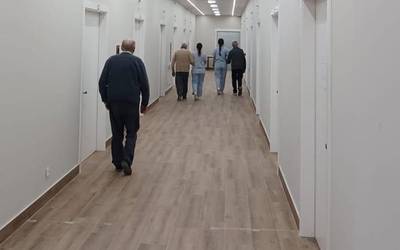 Klinikako ospitalea handituta, eta mustuta