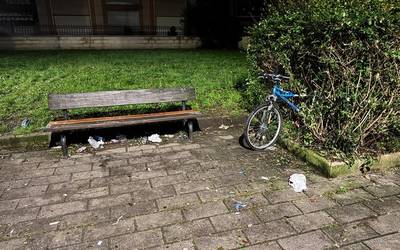 Zakarrontzien falta Bidebarrieta osteko gunean