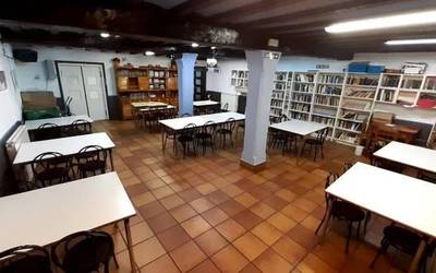Hutsik geratuko dira Paris 365 jantokiko mahaiak afari garaian