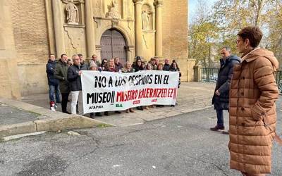 Nafarroako Museoko zerbitzuaren azpikontratazioa salatu dute AFAPNA, ELA, CCOO eta UGT sindikatuek