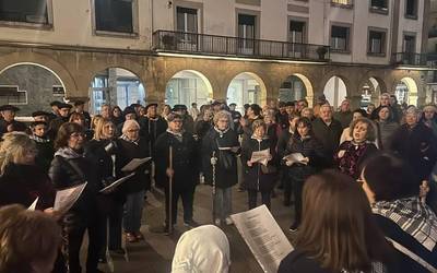 [ARGAZKI GALERIA] Santa Ageda koplak abestera irten dira