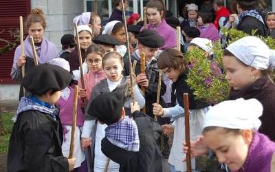 Santa Ageda bezperan kopla kantari aterako dira hainbat herritan