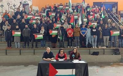 Maccabi Tel Avivek Gasteizen jokatuko duen partidaren kontra agertu dira eskualdeko hainbat kirolari eta kulturgile