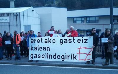 Aretan eraiki nahi duten gasolindegiaren kontra mobilizatuko dira berriro asteazken honetan