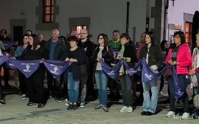 Indarkeria matxistari nola aurre egin landuko dute bihar Oxinburun, egoera horretatik ateratzea lortu zuen Inma Matarekin