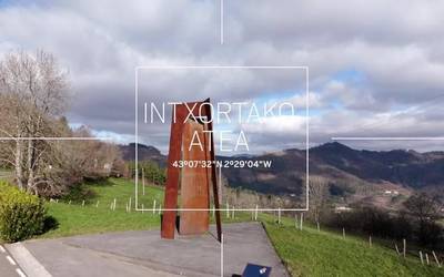 Goitik begira: Intxortako lubaki-gunea (Elgeta)