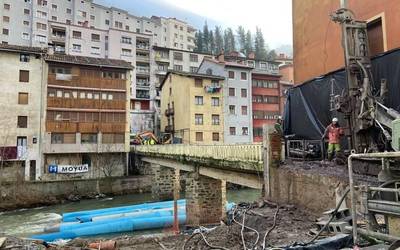 Plataforma berriro eraiki beharko dute