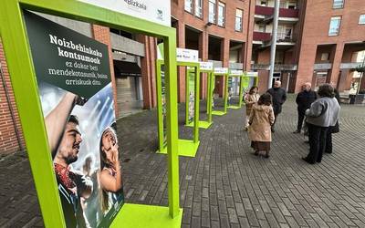 Etorkintzaren 40. urteurrena ospatzeko erakusketa ibiltaria antolatu dute Leioan