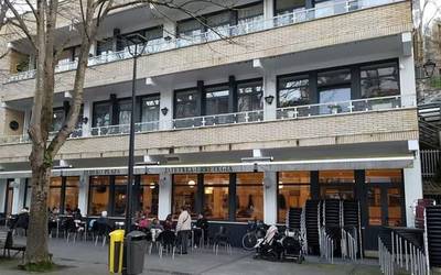 Hogarreko taberna itxi egingo dute lizitazio berria atera bitartean