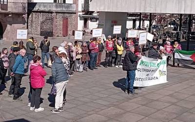 47 lagun bildu dira pentsiodunek deituta Elizondon egin duten elkarretaratzean