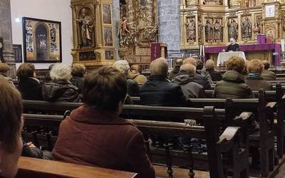 Itxaropenaz aritu da parrokian Mikel Aranguren Donostiako Elizbarrutiko bikario nagusia