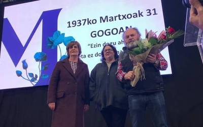 [BIDEOA]: Omenaldi hunkigarria Jon Irazabali, Martxoaren 31ko oroimen ekitaldian