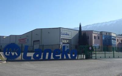 Lanekoren ingurumen baimen bateratuaren aldaketa onartuta