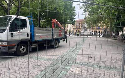 Caritaseko sanferminetarako tonbola muntatzen hasi dira