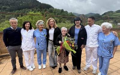 Casilda Candida Lazkanok 100 urte bete ditu