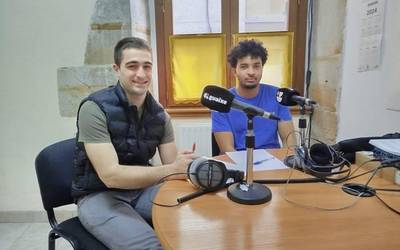 "Egunean zehar basamortutik ibiltzen ginen, eta gauean kotxeak nola zeuden begiratzen genuen"