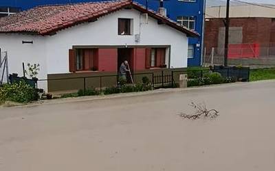 Urak gainezka egin zuen Altsasun