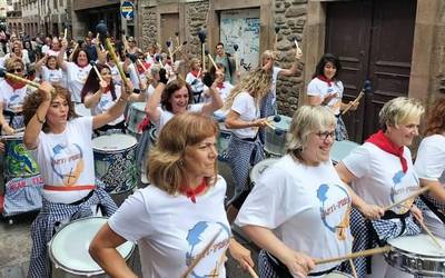 Farrufest batukada topaketa eginen dute asteburuan Donezteben